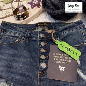 Indigo Rein Button Fly Distressed Jeans •Size 9• New w/ Tags- very flattering!